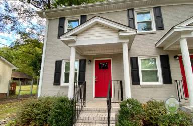 Main picture of 802 Hampton Ave