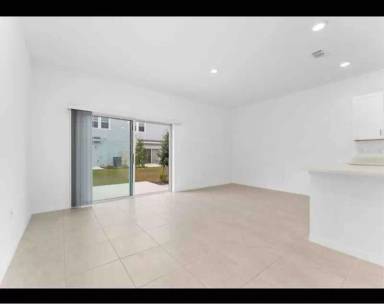 Main picture of 3006 Canary Ave