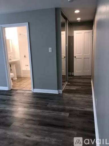 Main picture of 6604 Balboa Blvd