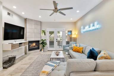 Main picture of 7021 E Earll Dr