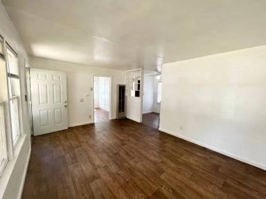 Main picture of 1114 N Davis St