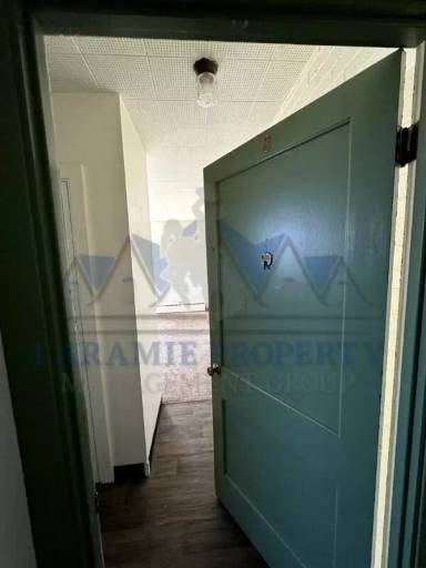 Main picture of 1010 E Grand Ave
