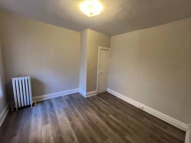 Main picture of 332 N Law St