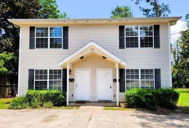 Main picture of 225 Rivoli Rd