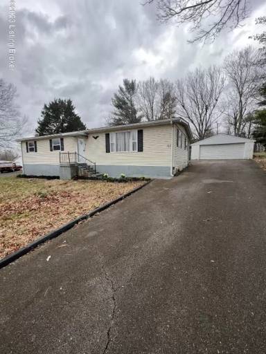 Main picture of 740 Chandler Ave