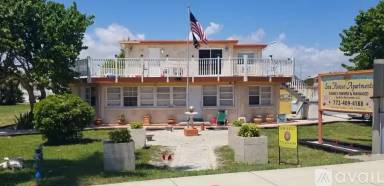 Main picture of 601 S Ocean Dr