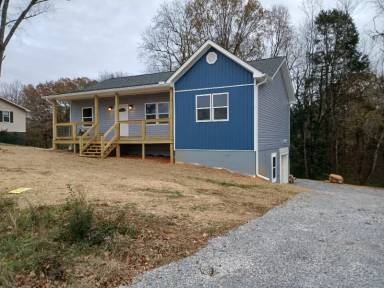 Main picture of 404 Kinzalow Dr