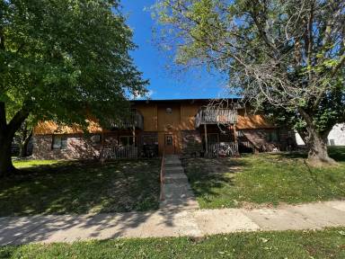 Main picture of 3414 E Court St