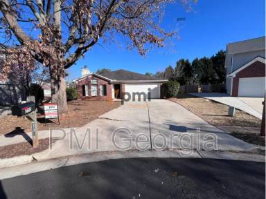 Main picture of 330 Lakeview Trl