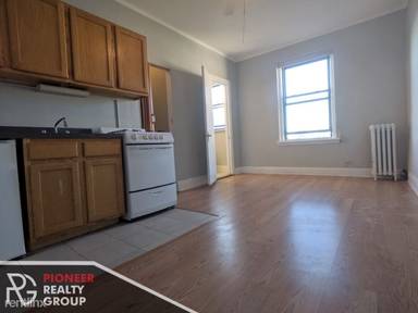 Main picture of 3831 N Fremont St