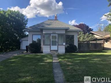 Main picture of 300 SE Water St