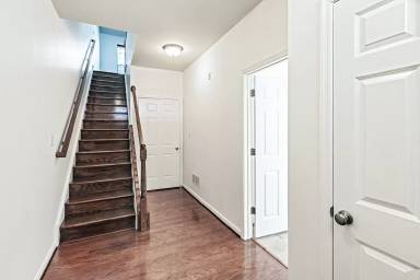 Main picture of 1233 Parish Ave