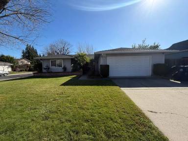 Main picture of 8384 Mediterranean Way
