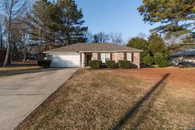 Main picture of 107 Ann Bradley Dr