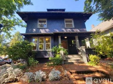 Main picture of 103 NE 29th Ave