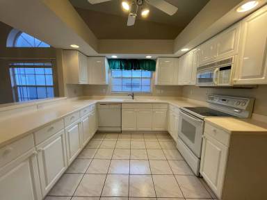 Main picture of 239 Melrose Pl