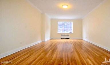 Main picture of 17 E 67th St