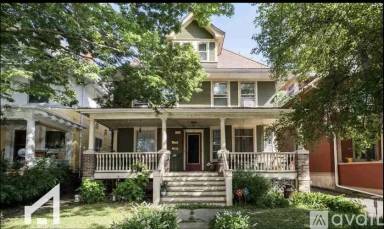 Main picture of 1049 Spaight St
