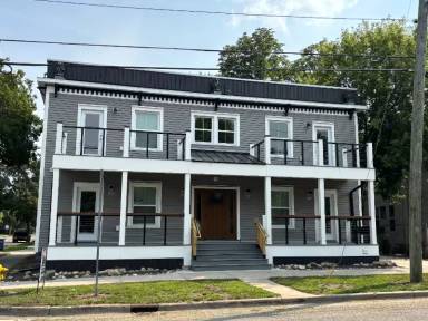 Main picture of 800 Douglas St NW