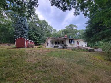 Main picture of 26 Quissett Rd