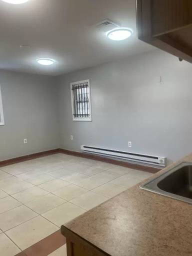 Main picture of 32 Market St