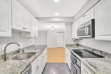 Main picture of Lincoln Wharf Condo