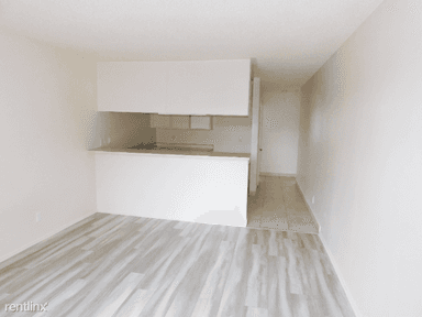 Main picture of 7507 Woodman Ave