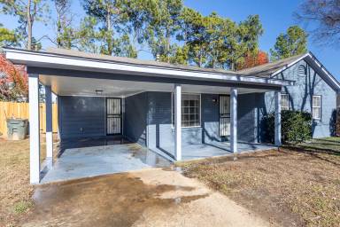 Main picture of 3245 Brevard Dr