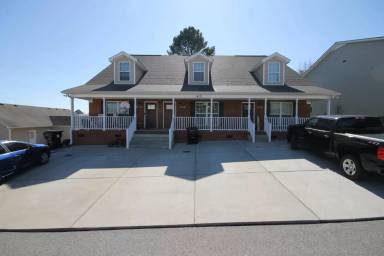 Main picture of 704 Cobblestone Dr