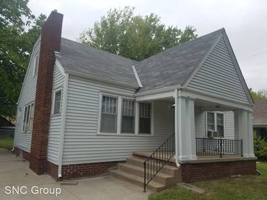 Main picture of 321 N Ash St