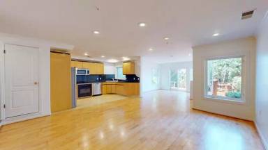 Main picture of 548 Duncan St