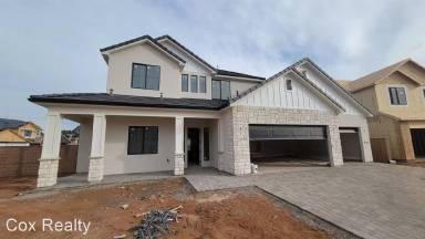 Main picture of 311 S Water Course Dr
