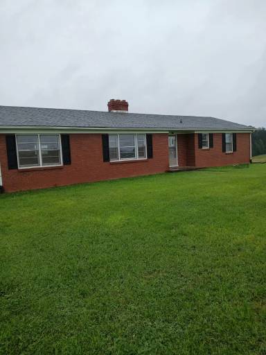 Main picture of 3261 Marion Rd