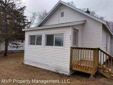 Main picture of 913 Depot St