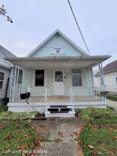 Main picture of 3211 Maple St
