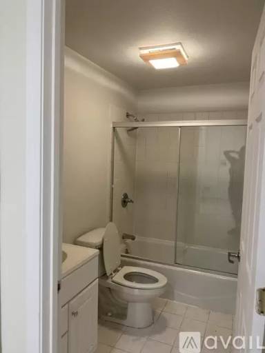 Main picture of 833 Ingerson Ave