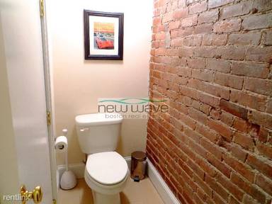 Main picture of 435 Beacon St