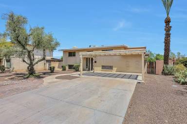 Main picture of 1026 E Bishop Cir