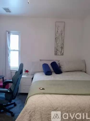 Main picture of 7016 Thatcher St