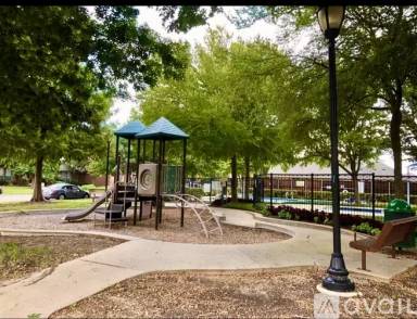 Main picture of 1707 Whispering Glen Dr