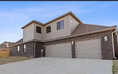 Main picture of 922 E 148th Pl S