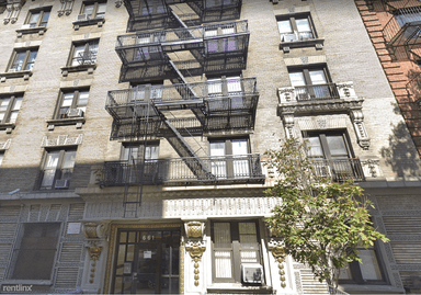 Main picture of 4240 Broadway
