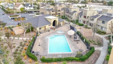 Main picture of 3200 W 5th St