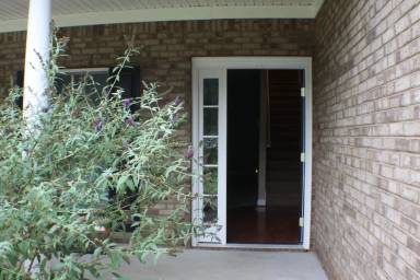 Main picture of 651 Lakeland Way