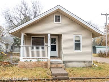 Main picture of 712 N Maple St