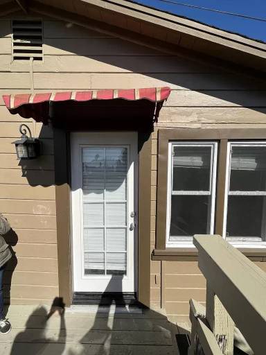 Main picture of 521 Bay St