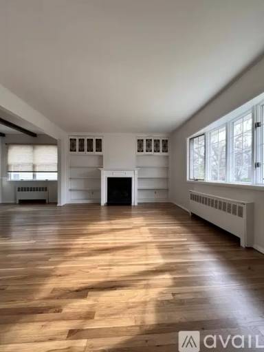 Main picture of 704 Premier Blvd