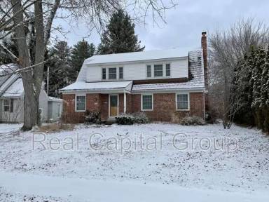 Main picture of 24 Point View Dr