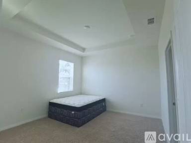 Main picture of 1565 Park Side Ave