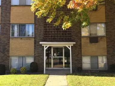 Main picture of 17745 Lake Shore Blvd